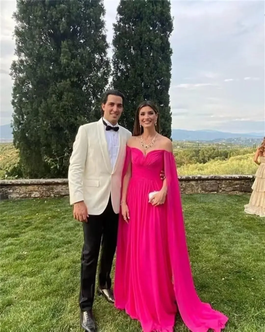 Off Shoulder Prom Dresses with Cape Sleeve for Women Long Chiffon Formal Evening Gowns A-Line Wedding Guest Dress LA80